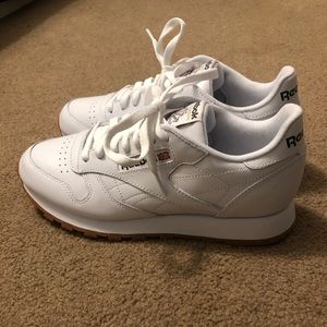 REEBOK SNEAKERS MENS 8 BRAND NEW